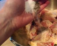 Курячі крильця з хрусткою скоринкою в духовці: рецепт